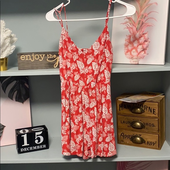 Red romper - Picture 2 of 2